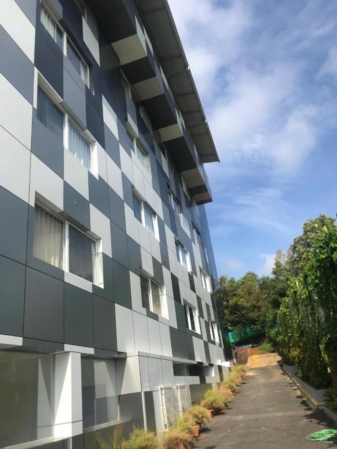 Niasha Hotel Mangalore Exterior photo