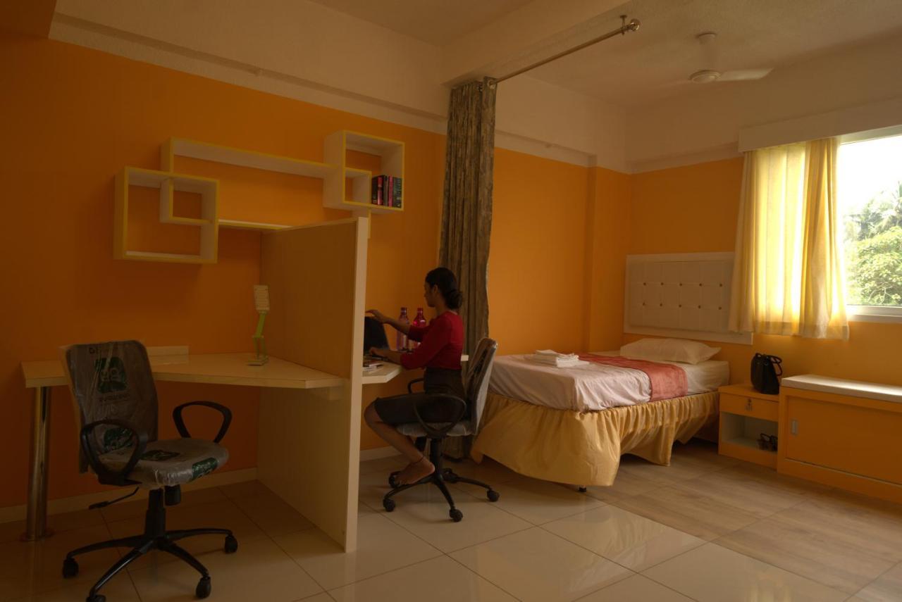 Niasha Hotel Mangalore Exterior photo